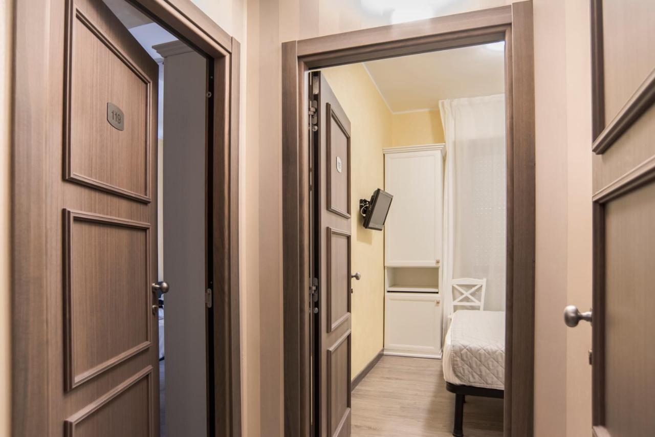 Hotel Marisa Альбенга Экстерьер фото